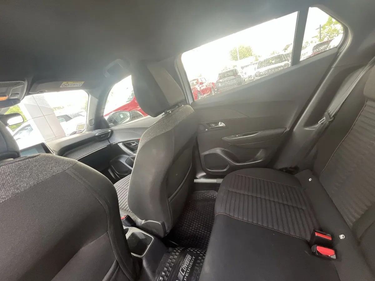 Peugeot 2008 1.2 Active Pack Puretech 130 4x2 Mt 5p año 2024
