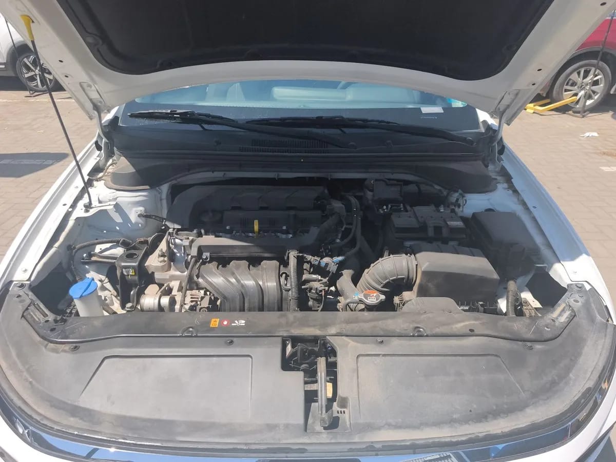 Hyundai Accent 1.5 Plus 4x2 At 4p año 2025