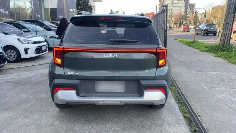 Kia Sonet 1.5 Ex Full 4x2 6mt 5p año 2026