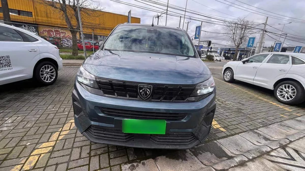 Peugeot Rifter 1.6 Allure Bluehdi Diesel 100hp 4x2 Mt6 5p año 2025