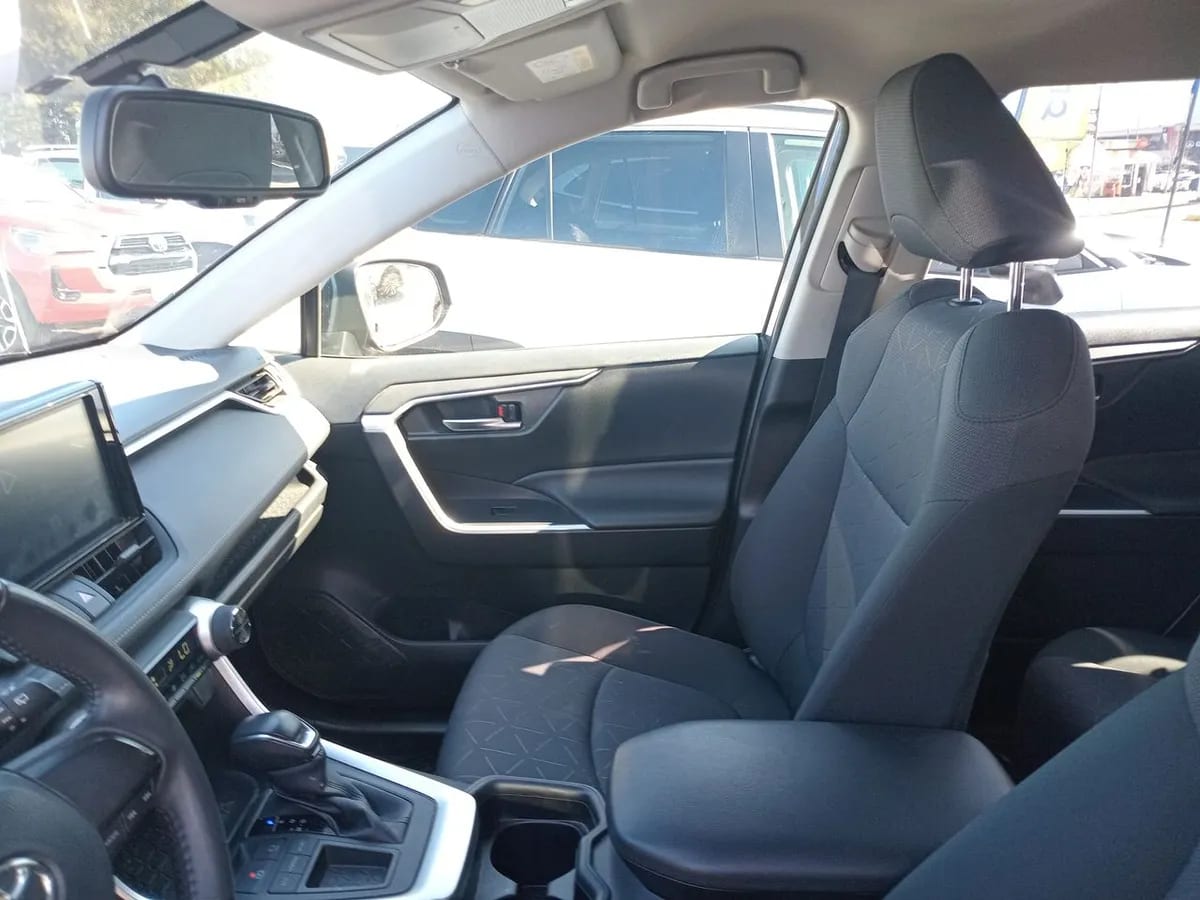 Toyota Rav 4 2.0 Le 4x2 Cvt At 5p año 2020