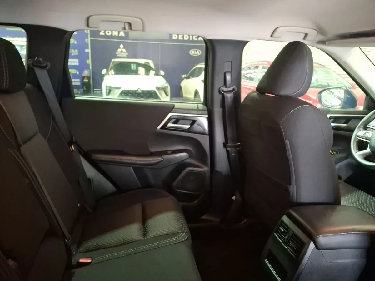 Mitsubishi Outlander 2.5 Gl P 4x2 At 5p año 2024