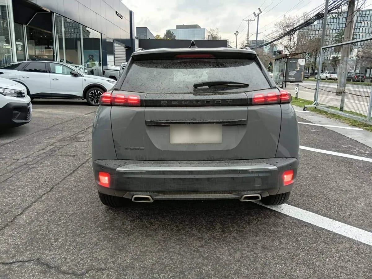 Peugeot 2008 1.2 Allure Pack Puretech 130hp 4x2 Mt 5p año 2025