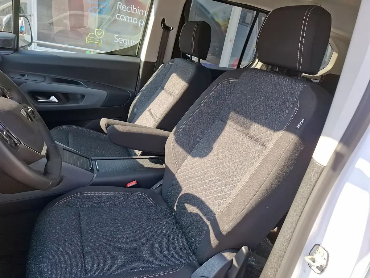 Peugeot Rifter 1.2 Mca Allure Puretech 130 4x2 Eat8 5p año 2026