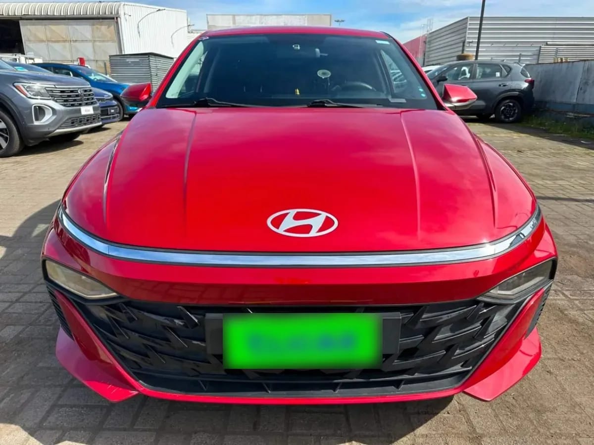 Hyundai Accent 1.5 Design 4x2 Mt 4p año 2024