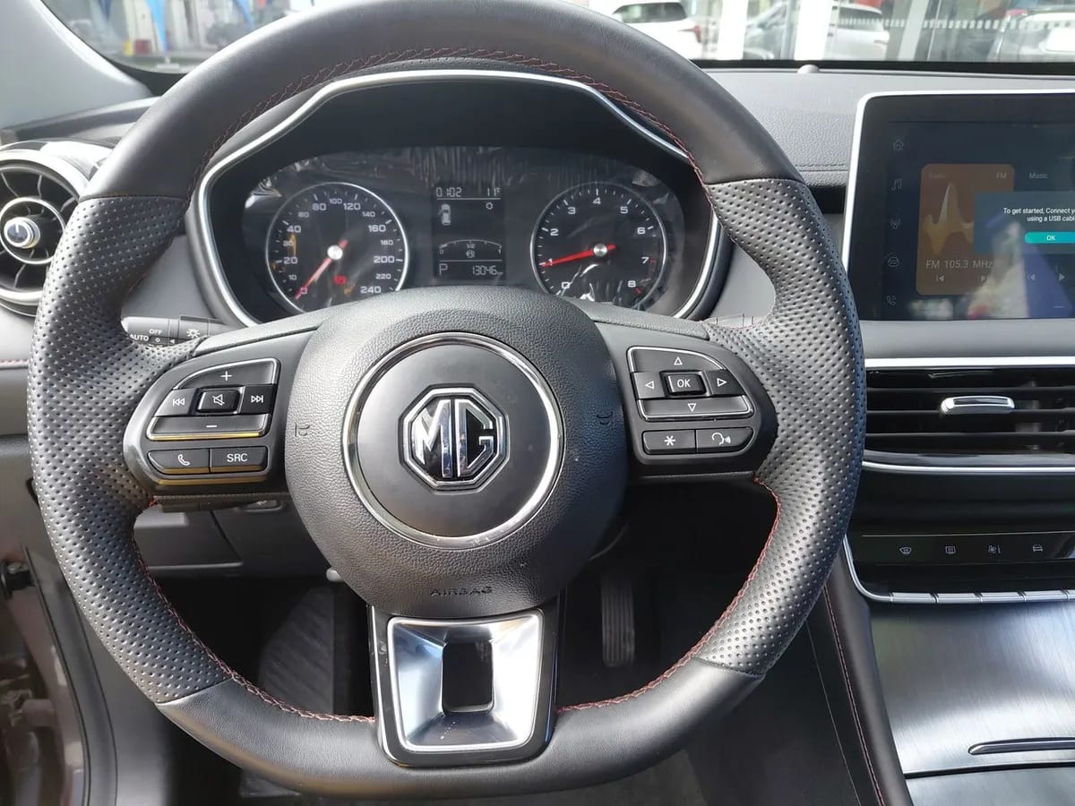 MG Hs 1.5t Dlx 2wd Dct At 5p año 2025