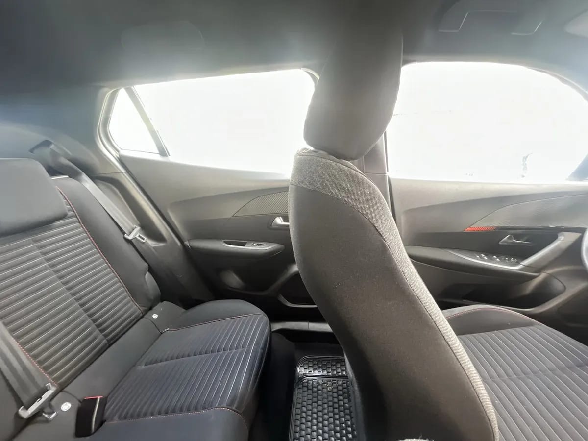 Peugeot 2008 1.2 Active Pack Puretech 130 4x2 Mt 5p año 2024
