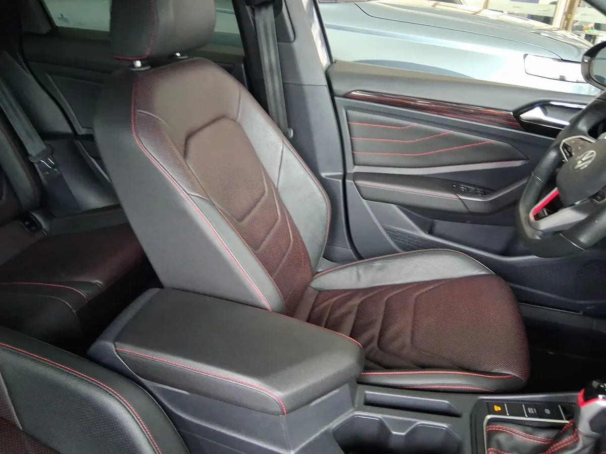 Volkswagen Jetta 2.0 Gli 4x2 At 4p año 2024