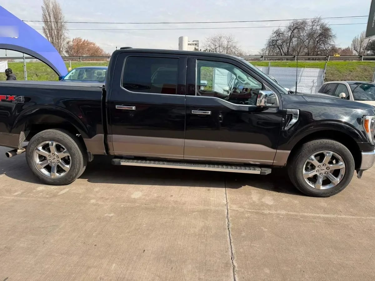 Ford F-150 5.0 Lariat Luxury Cc Dob. Cab. 4x4 At 4p año 2023