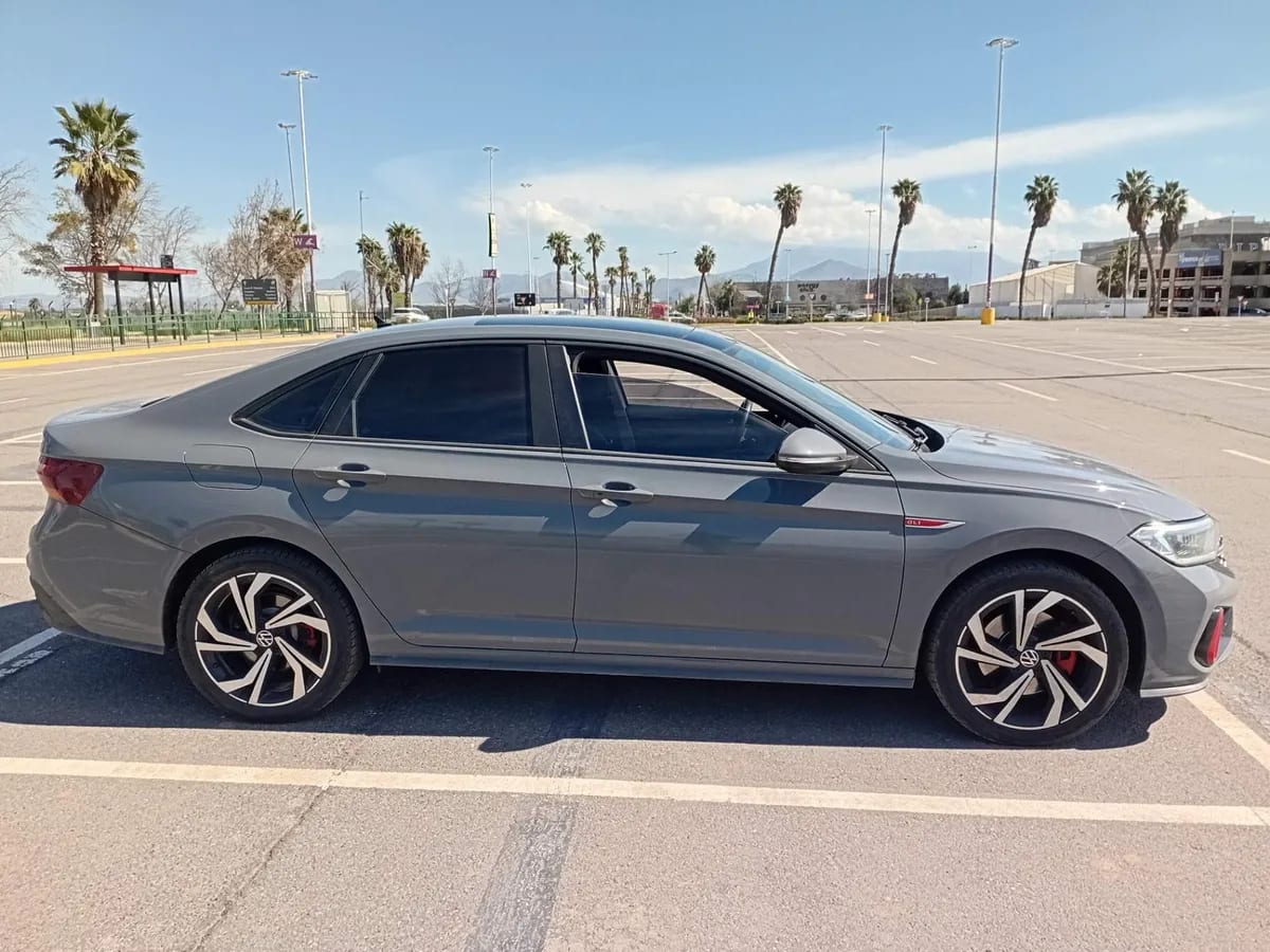 Volkswagen Jetta 2.0 Gli 4x2 At 4p año 2025