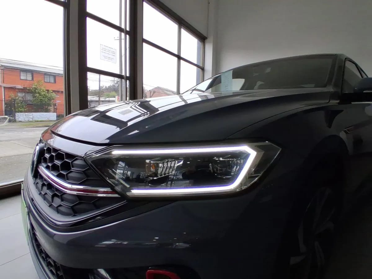 Volkswagen Jetta 2.0 Gli 4x2 At 4p año 2024