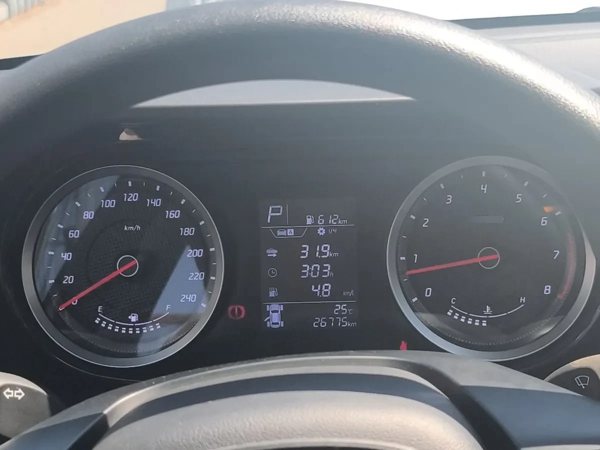 Hyundai Accent 1.5 Plus 4x2 At 4p año 2025