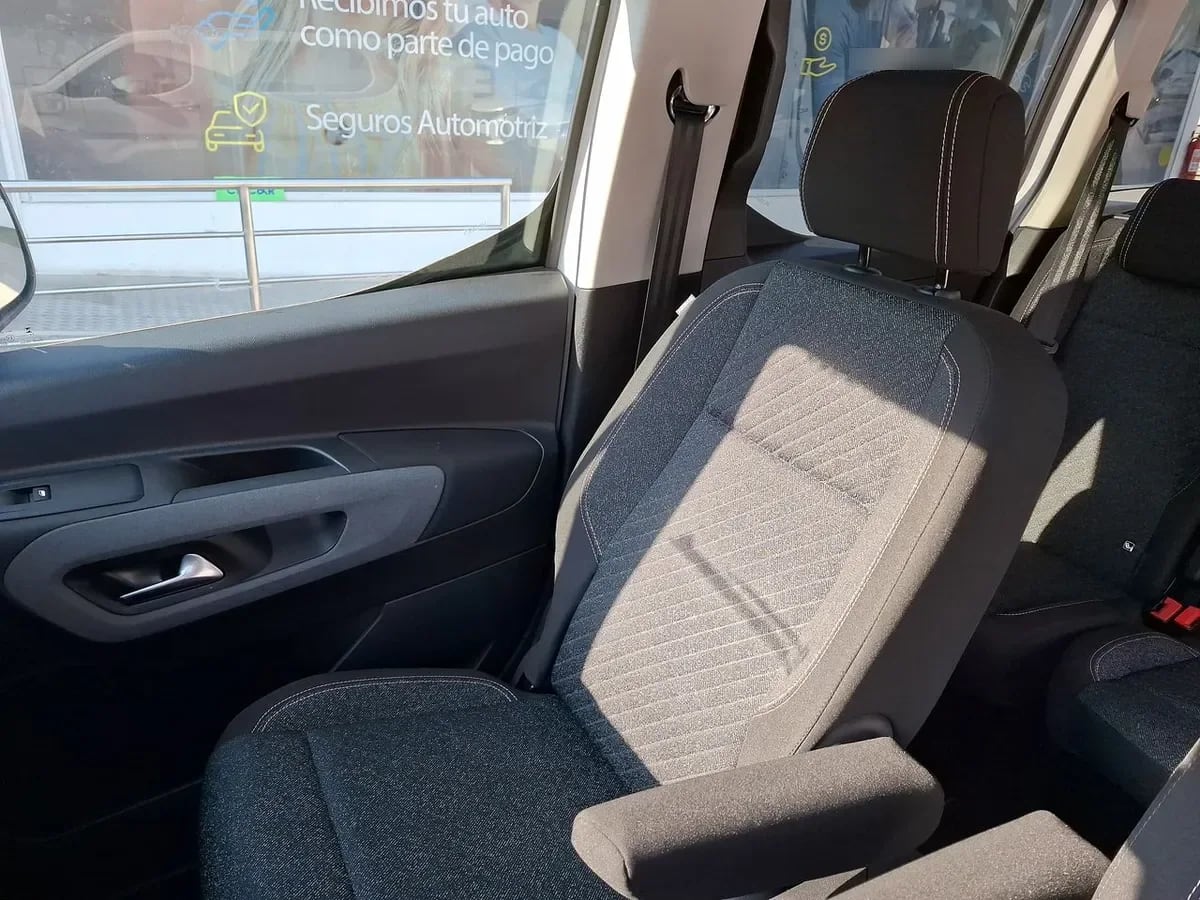 Peugeot Rifter 1.2 Mca Allure Puretech 130 4x2 Eat8 5p año 2026