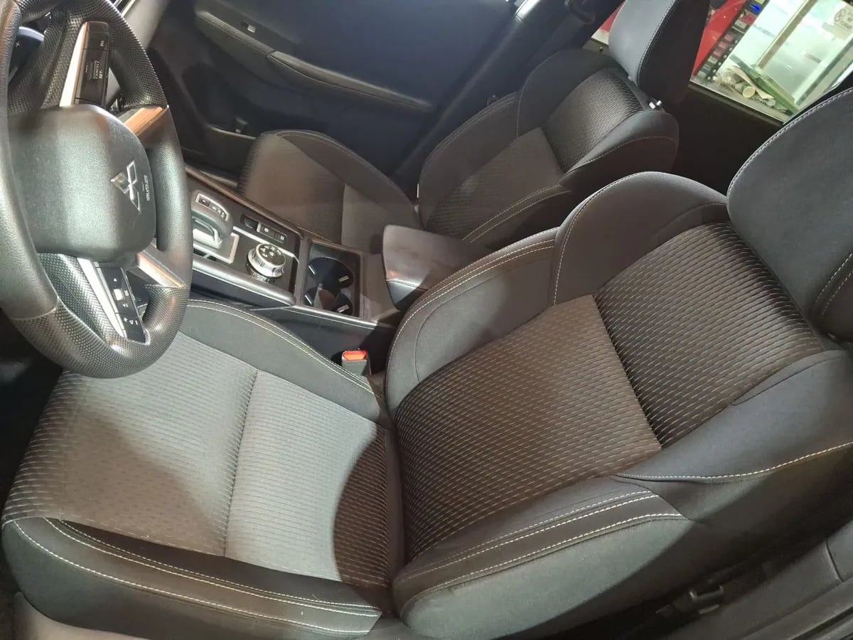 Mitsubishi Outlander 2.5 Gl P 4x2 At 5p año 2024
