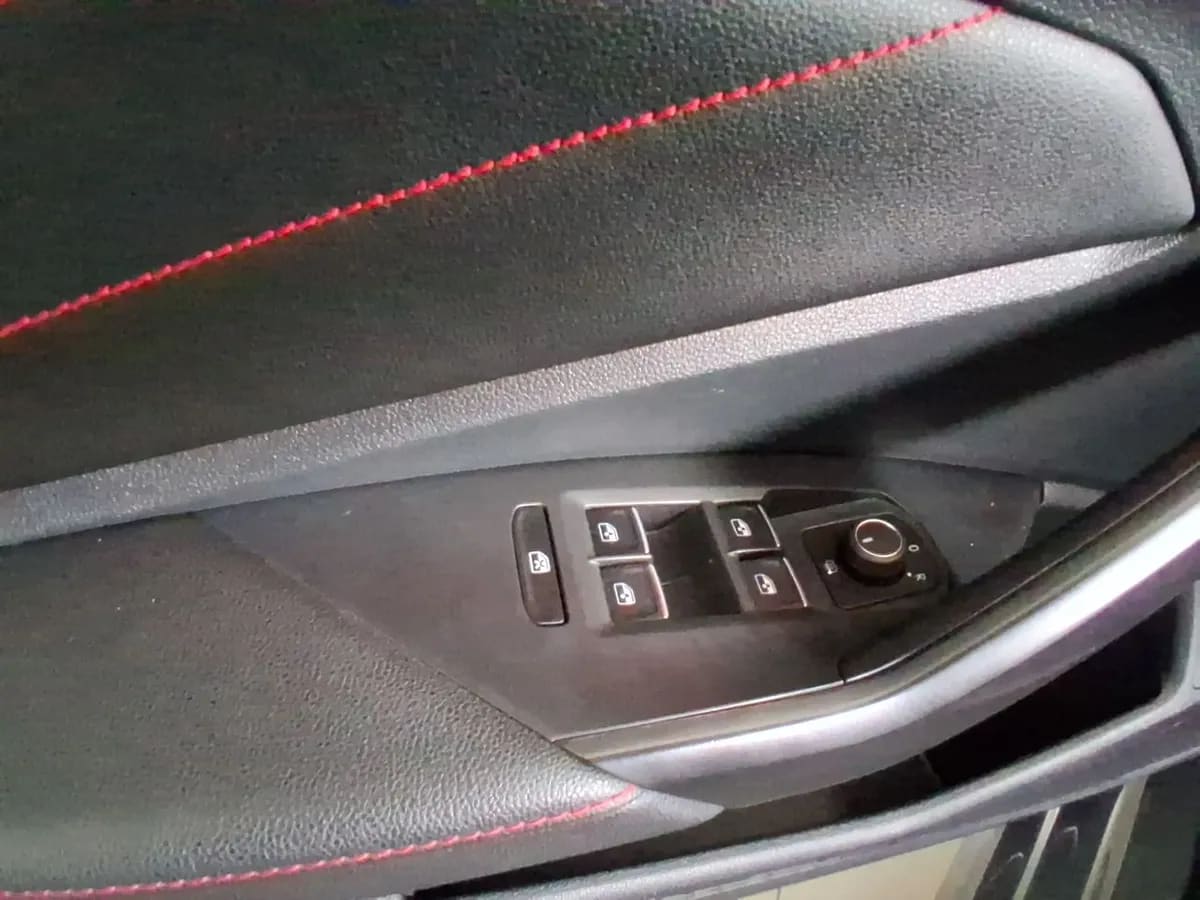 Volkswagen Jetta 2.0 Gli 4x2 At 4p año 2024