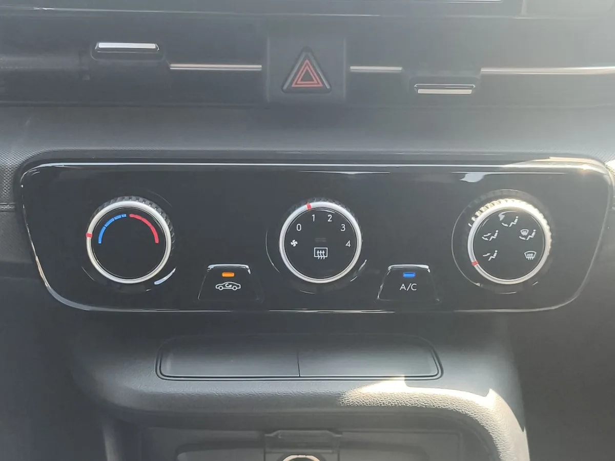 Hyundai Accent 1.5 Plus 4x2 At 4p año 2025
