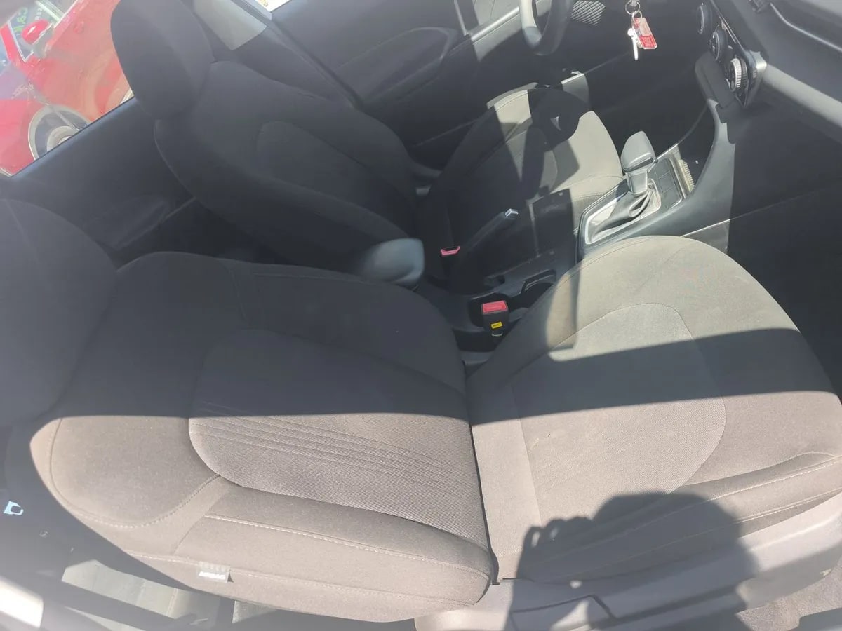 Hyundai Accent 1.5 Plus 4x2 At 4p año 2025
