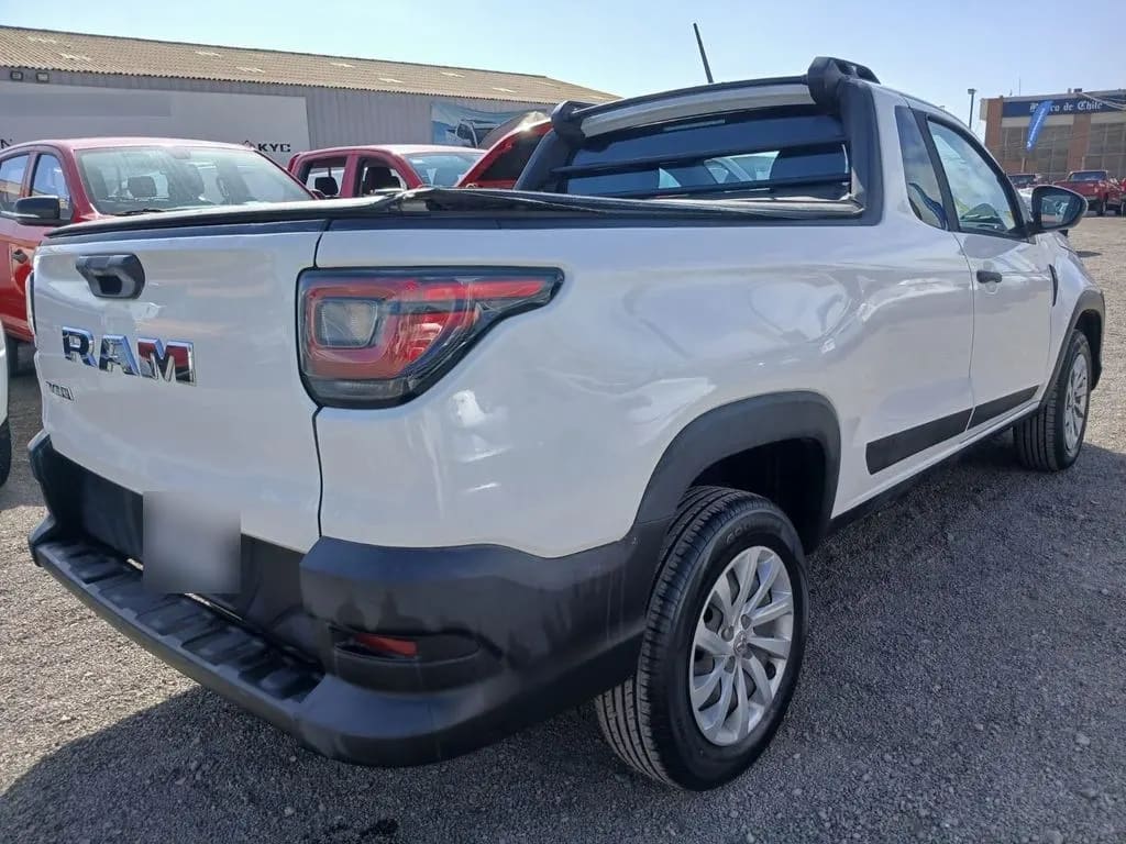 Ram 700 1.4 Slt 4x2 Cab. Sim. Mt 2p año 2021