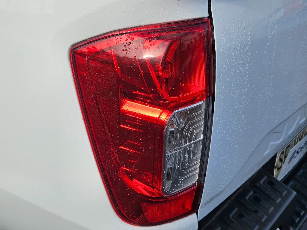 Nissan Navara Dc 4x2 2.3tdi Se año 2022
