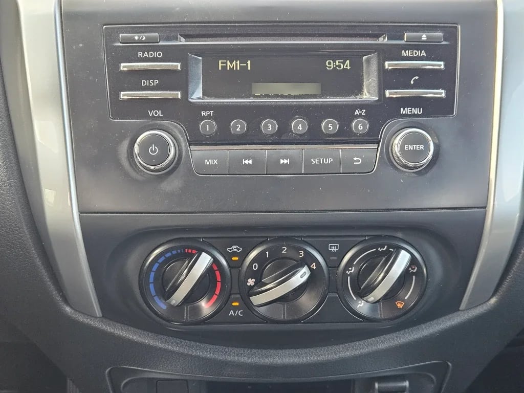 Nissan Navara Dc 4x2 2.3tdi Se año 2022