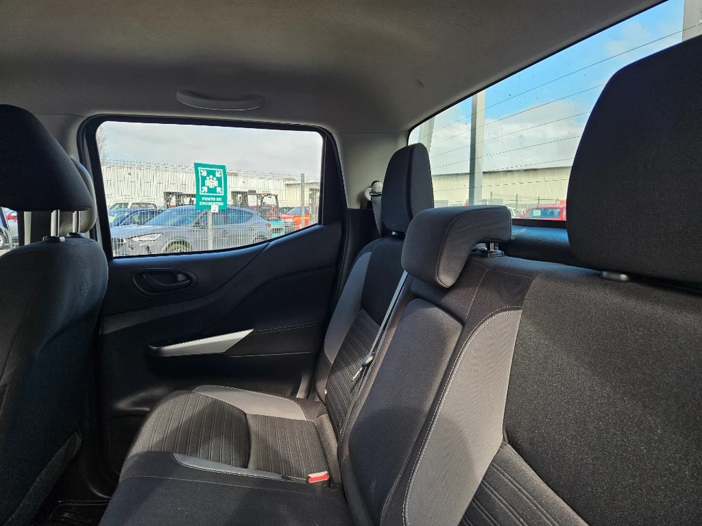 Nissan Navara Dc 4x2 2.3tdi Se año 2022