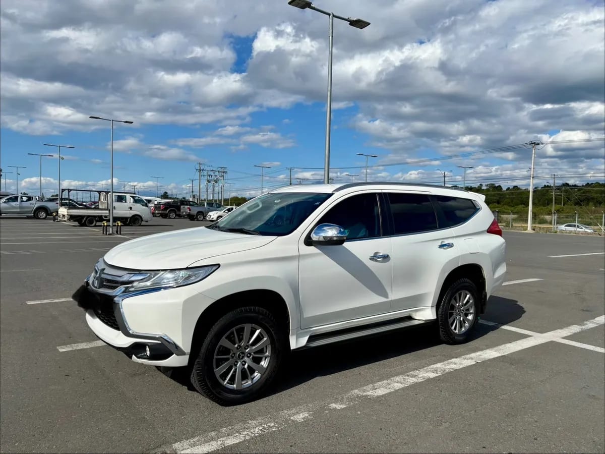 MITSUBISHI MONTERO SPORT 3.0 At 4x2 año 2019
