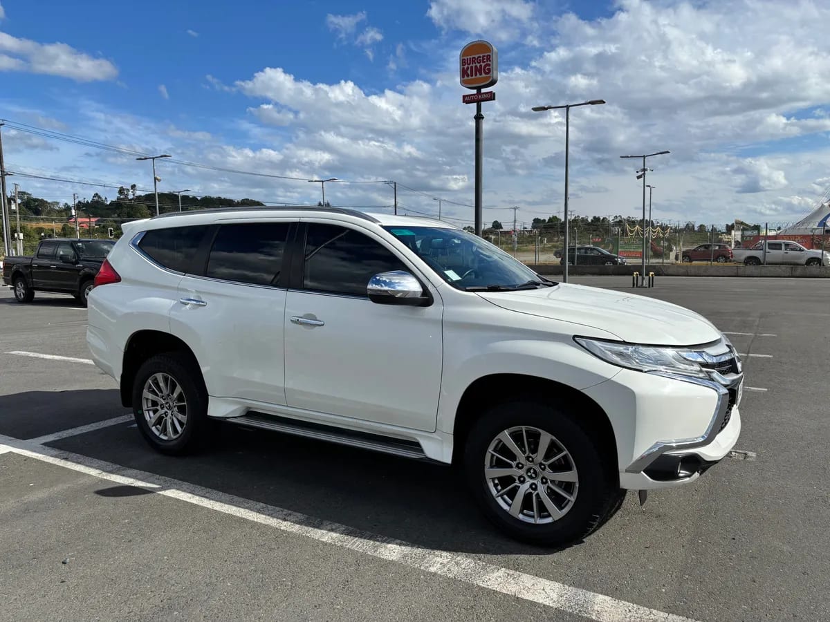 MITSUBISHI MONTERO SPORT 3.0 At 4x2 año 2019