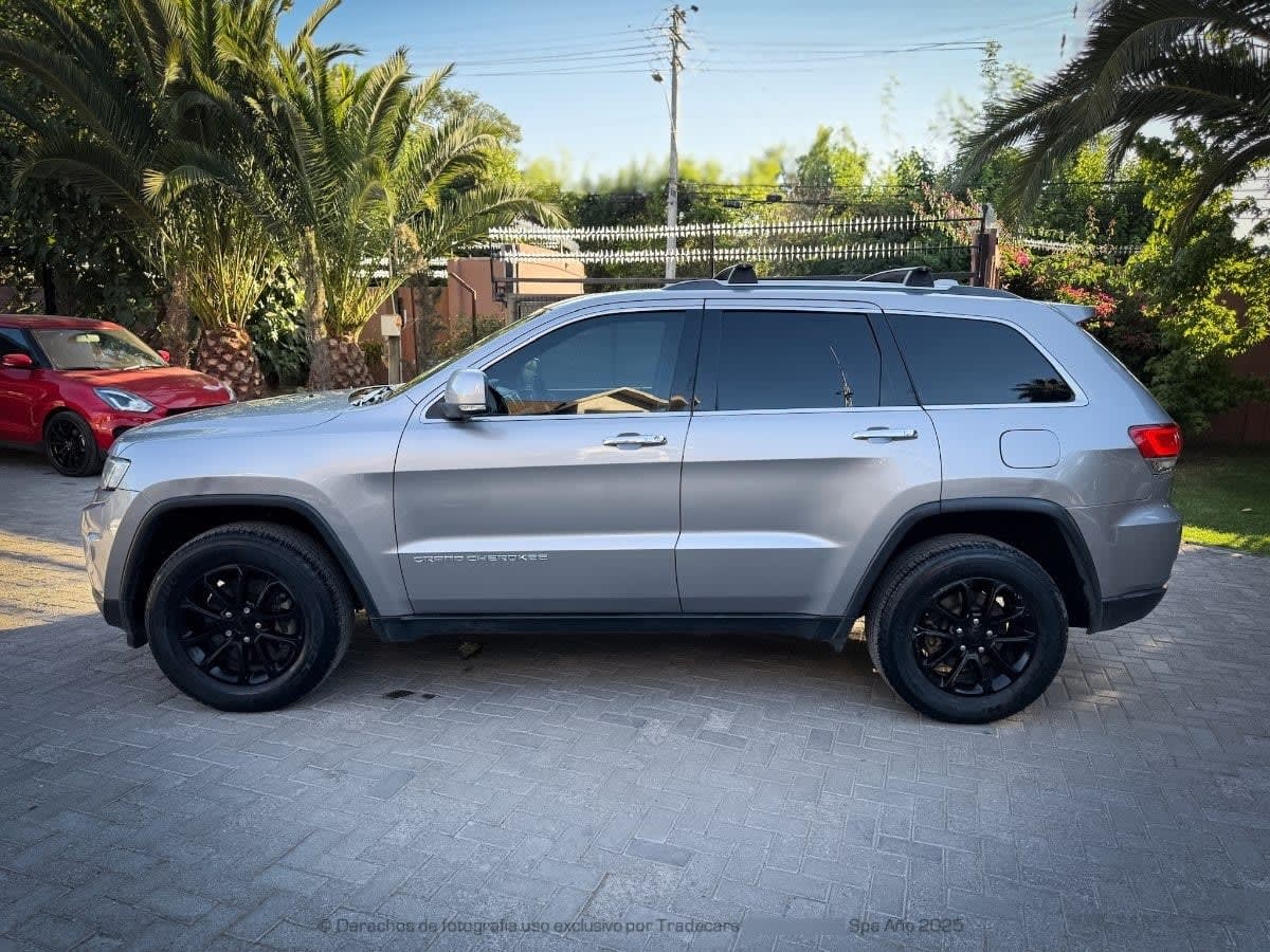 JEEP GRAND CHEROKEE 3.0 Td Laredo At 4x4 Diesel año 2016