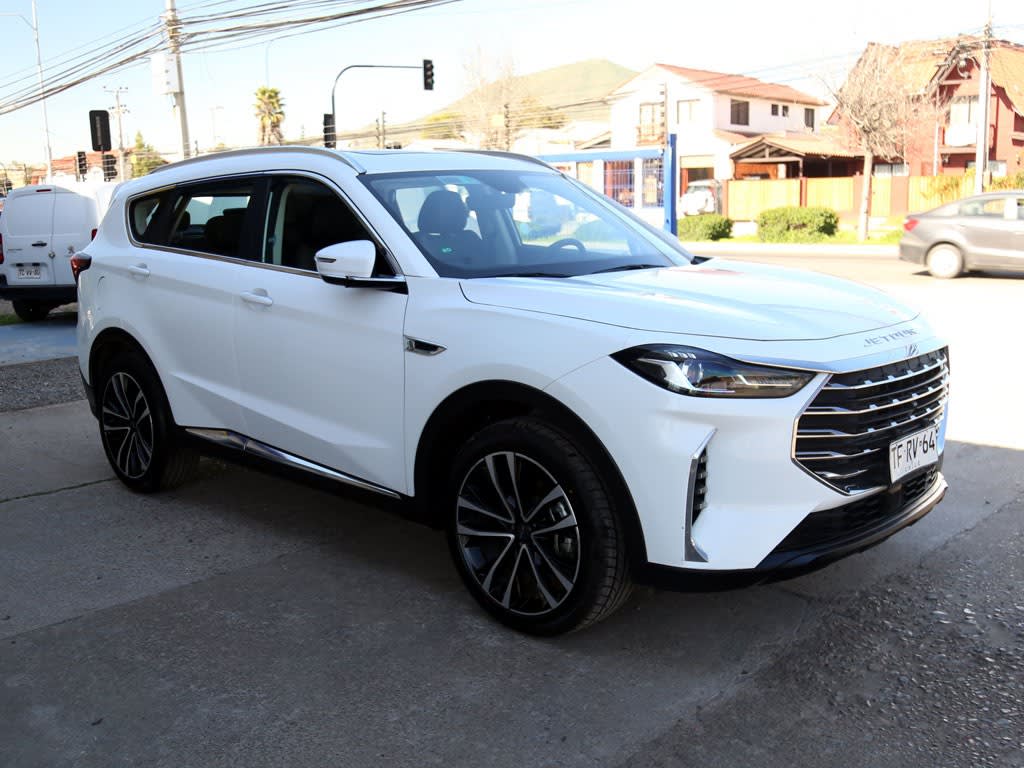 Jetour X70 Plus 1.5t Plus 4x2 At 5p año 2024