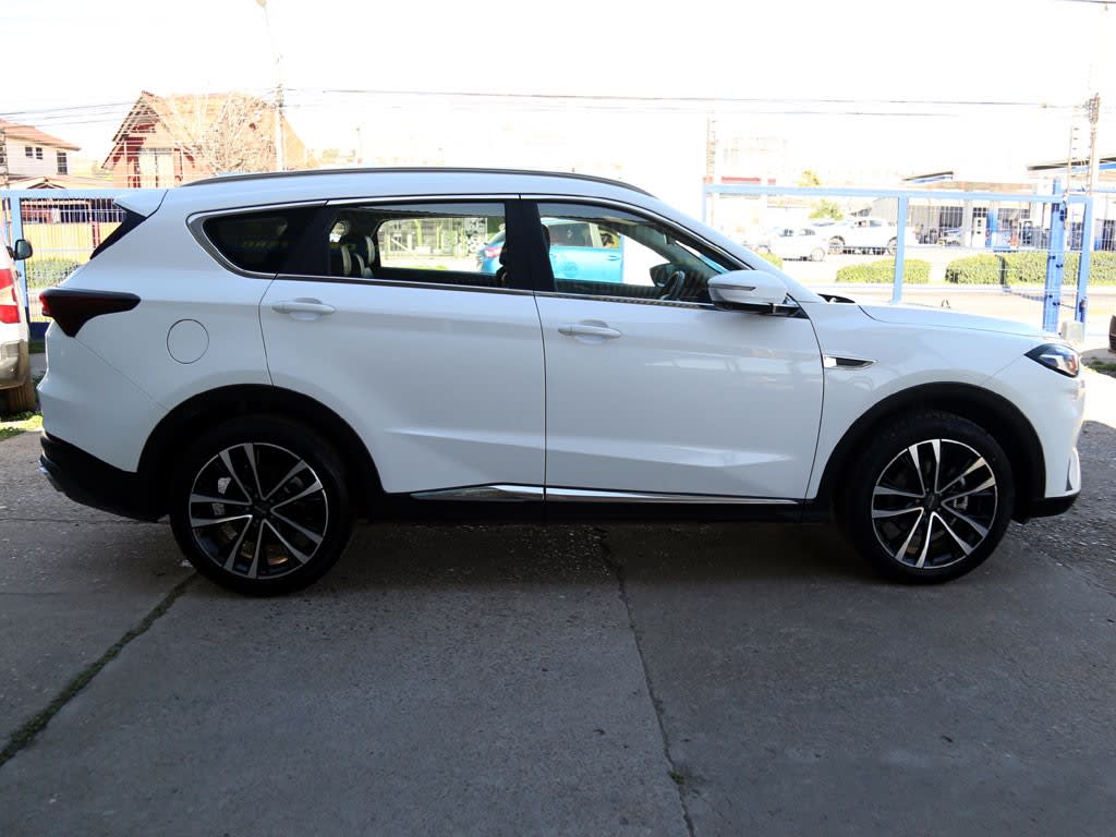 Jetour X70 Plus 1.5t Plus 4x2 At 5p año 2024