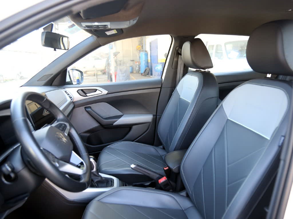 Volkswagen T-Cross Tsi 4x2 1.0 Aut año 2025