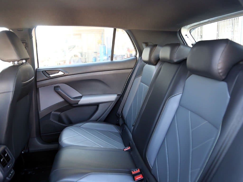 Volkswagen T-Cross Tsi 4x2 1.0 Aut año 2025