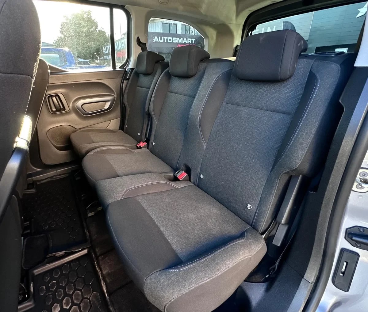 PEUGEOT RIFTER 1.5 Allure Pack Puretech 130 At año 2024