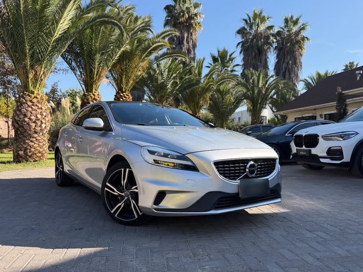VOLVO V40 1.6 T4 R-Design Mt año 2018