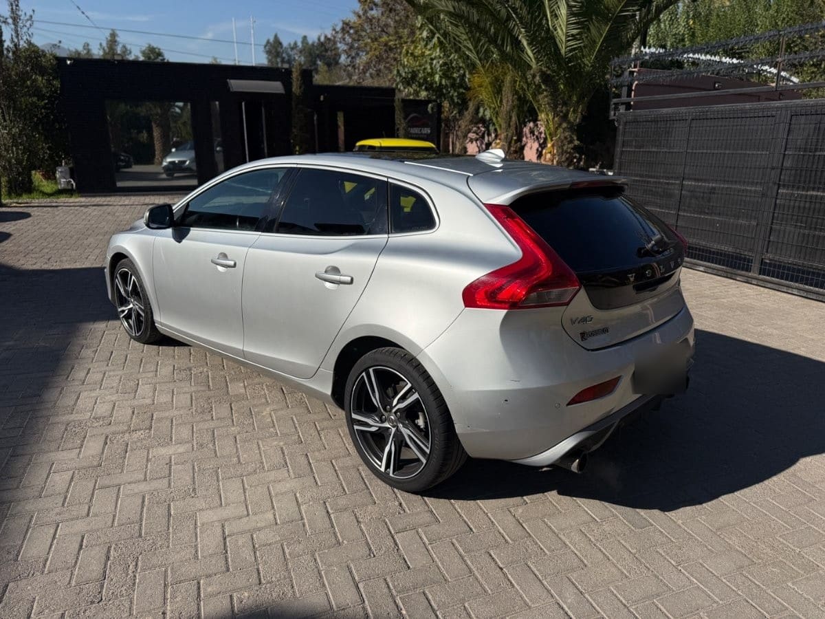 VOLVO V40 1.6 T4 R-Design Mt año 2018