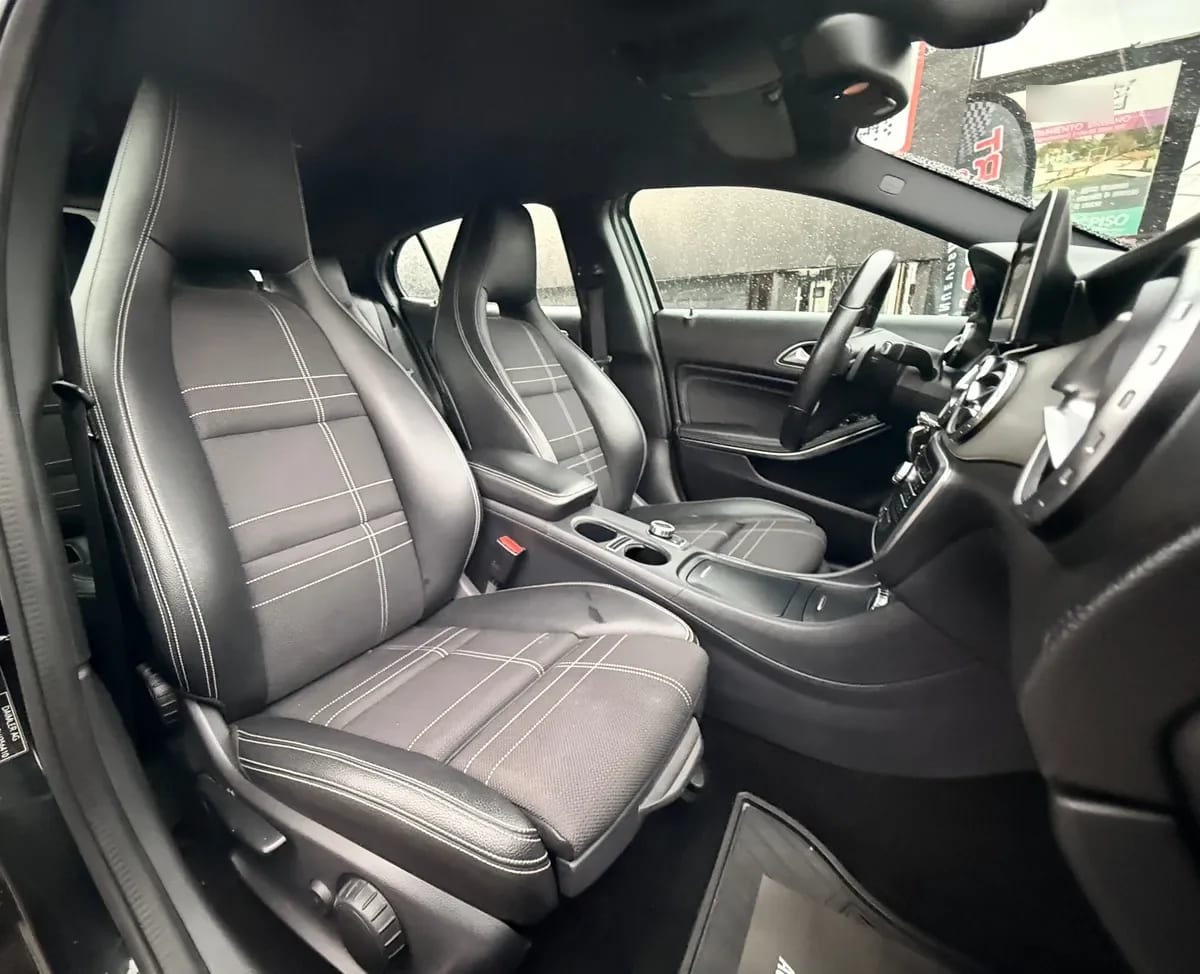 MERCEDES BENZ GLA200 1.6 At año 2017