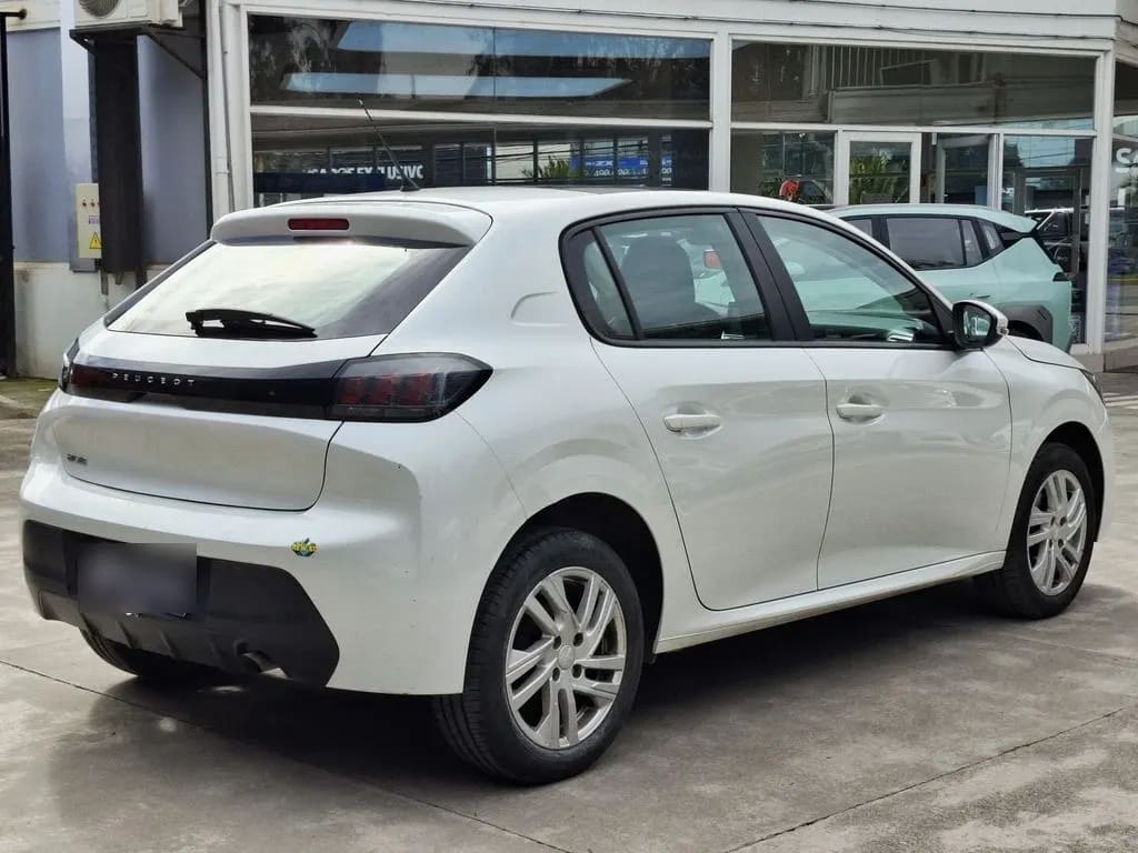 Peugeot 208 1.2 Style Puretech 75 4x2 Mt 5p año 2023
