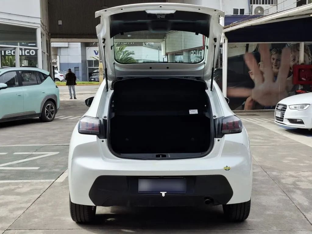 Peugeot 208 1.2 Style Puretech 75 4x2 Mt 5p año 2023