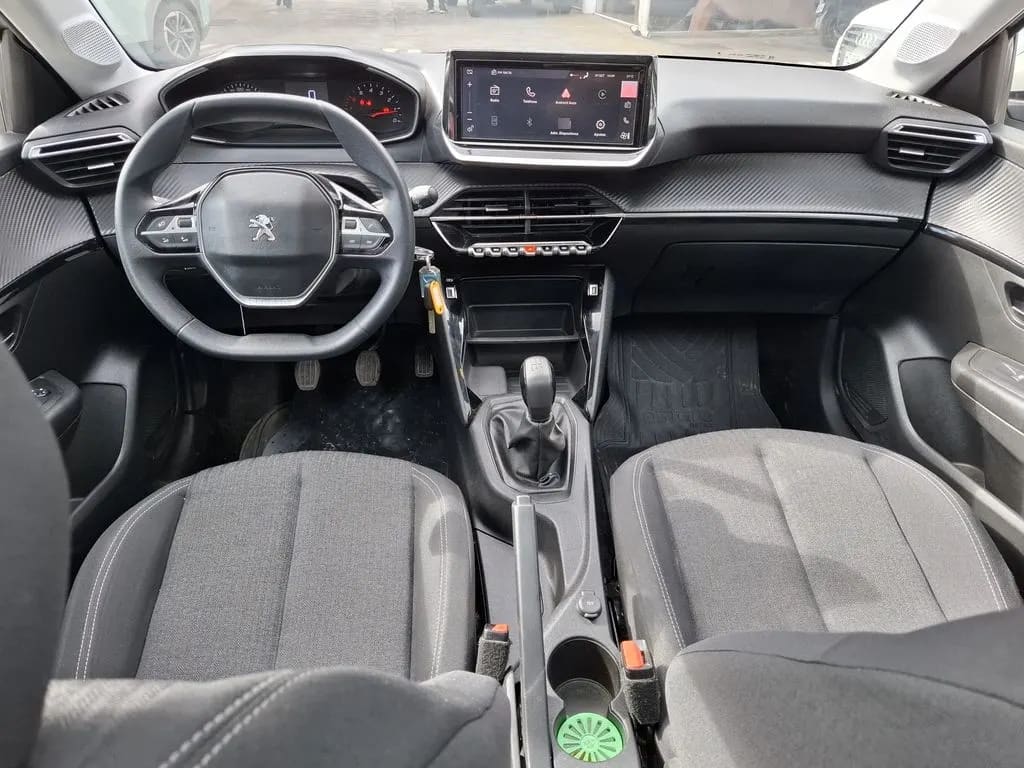 Peugeot 208 1.2 Style Puretech 75 4x2 Mt 5p año 2023