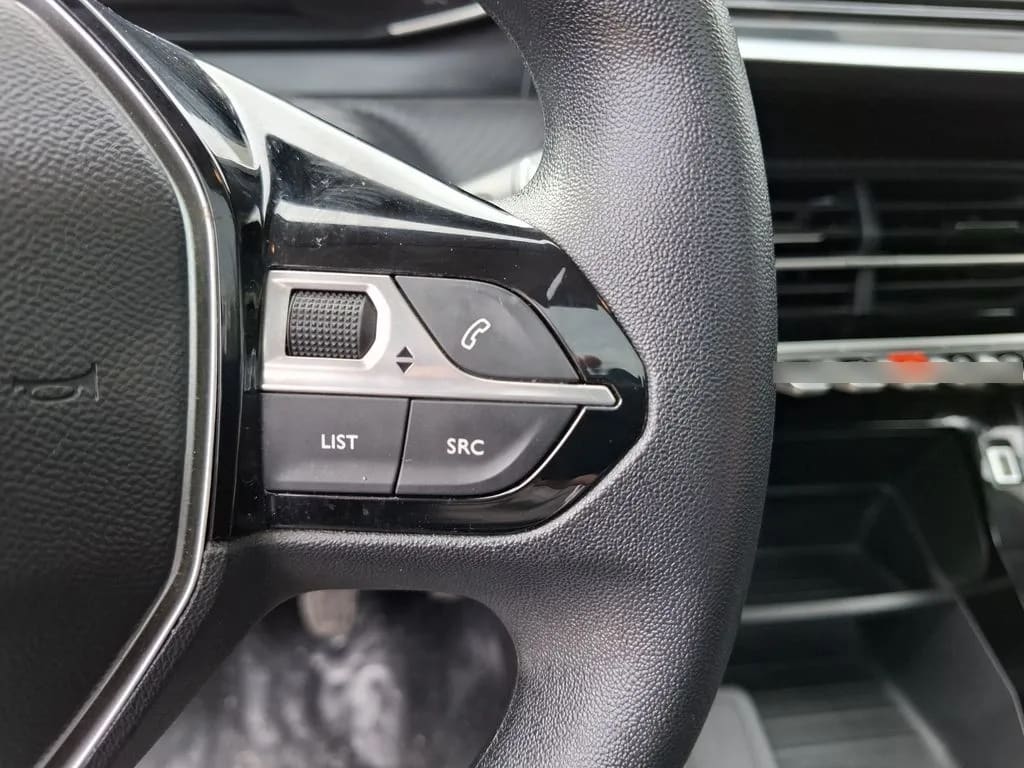Peugeot 208 1.2 Style Puretech 75 4x2 Mt 5p año 2023