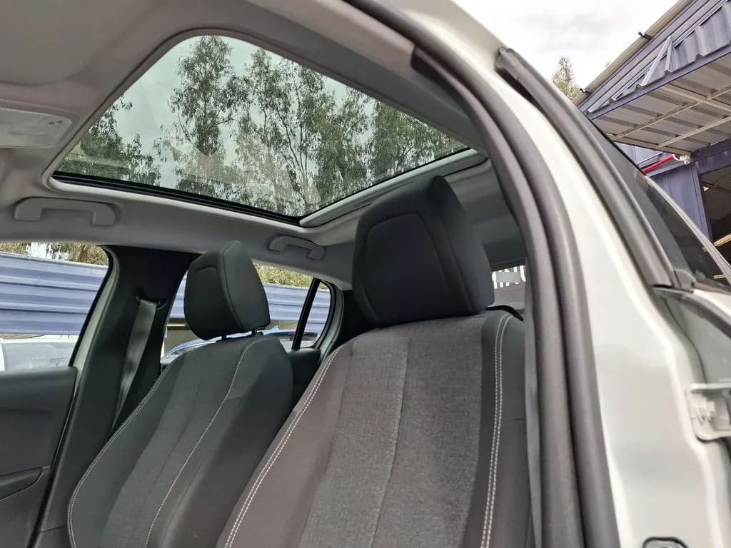 Peugeot 208 1.2 Style Puretech 75 4x2 Mt 5p año 2023