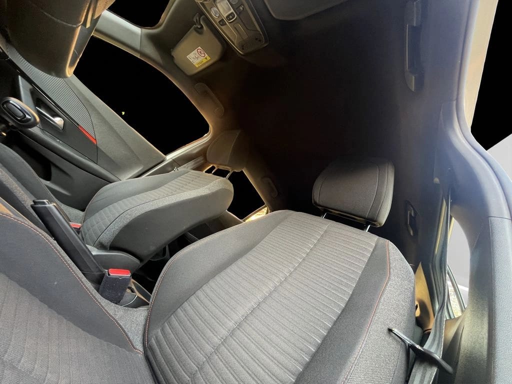 Peugeot 2008 1.2 Active Puretech 130 4x2 Mt 5p año 2023