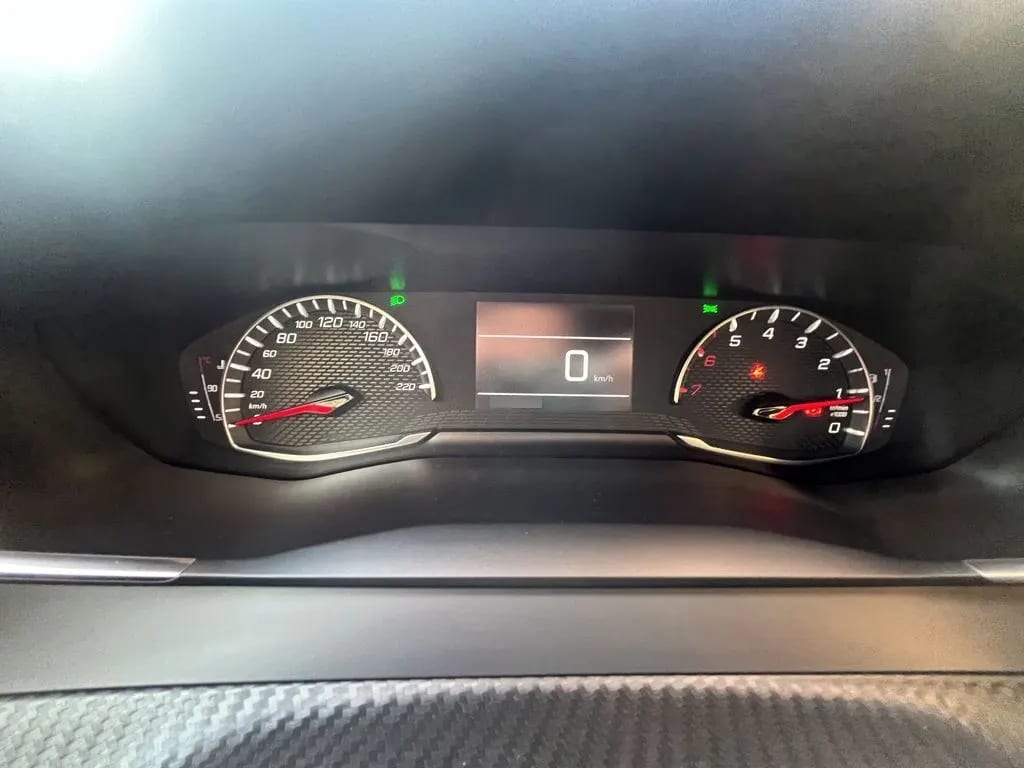 Peugeot 2008 1.2 Active Puretech 130 4x2 Mt 5p año 2023
