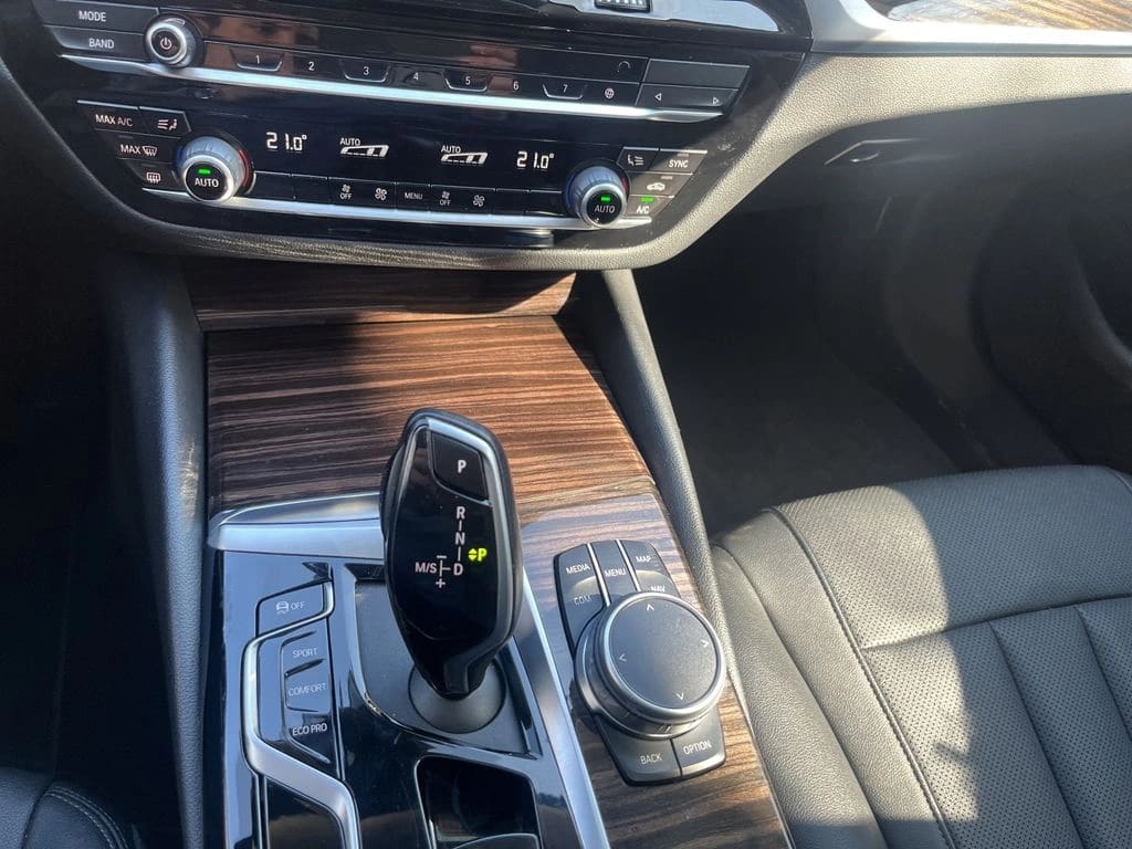 BMW 520 2.0 Heritage Diesel 4x2 At año 2022