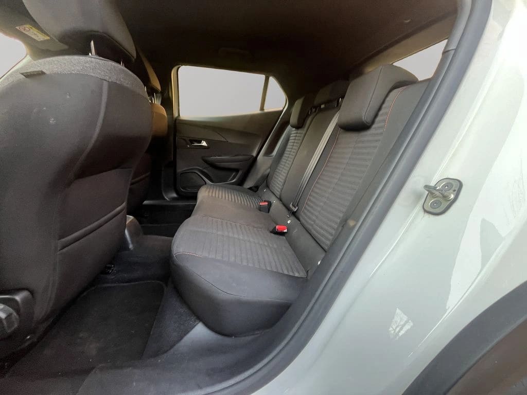 Peugeot 2008 1.2 Active Puretech 130 4x2 Mt 5p año 2023