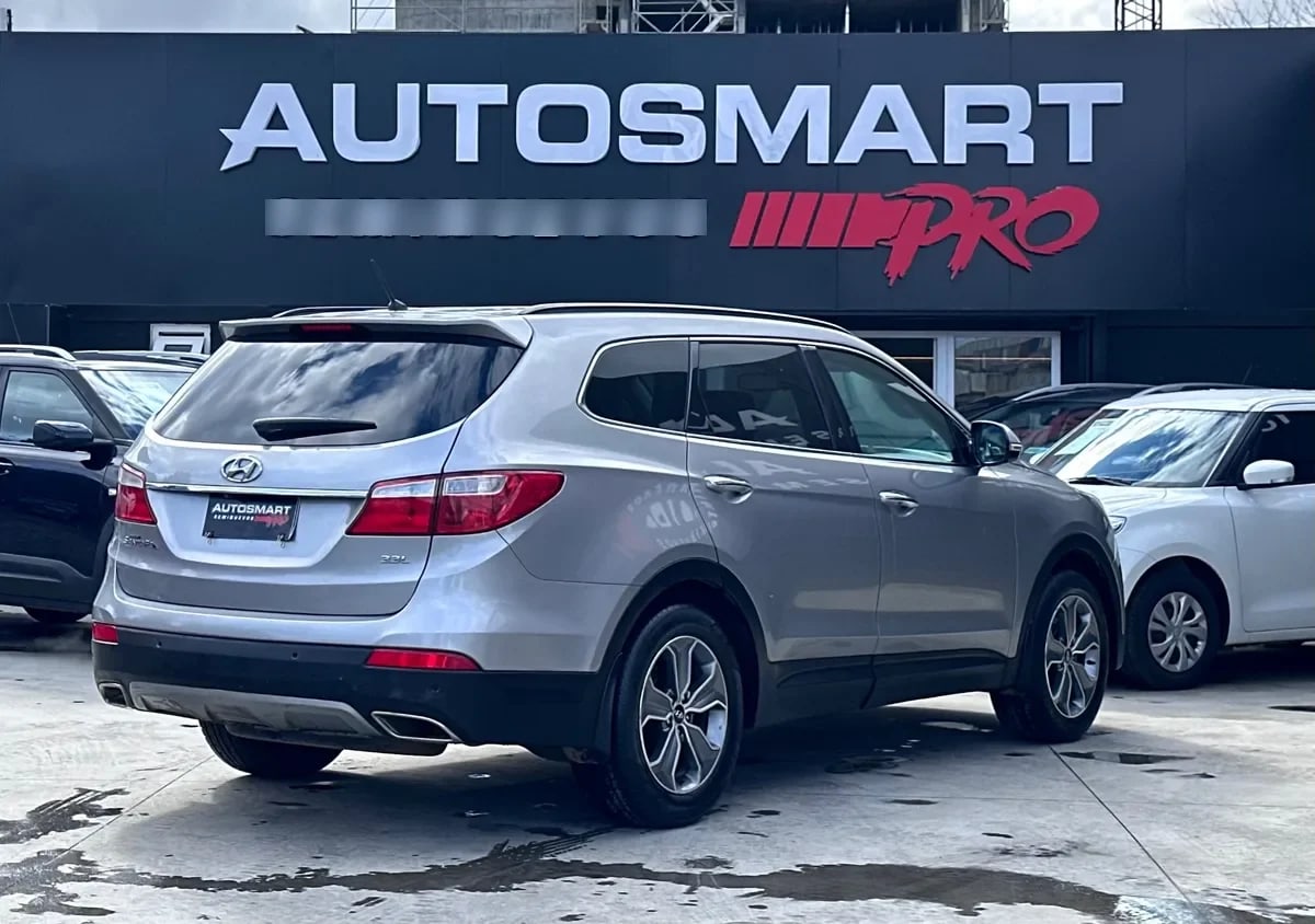 HYUNDAI GRAND SANTA FE 3.3 Nc Gls At 4x4 año 2016