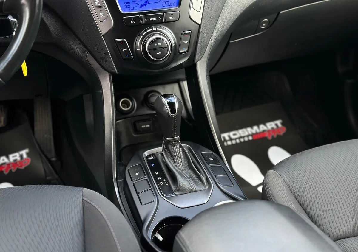 HYUNDAI GRAND SANTA FE 3.3 Nc Gls At 4x4 año 2016