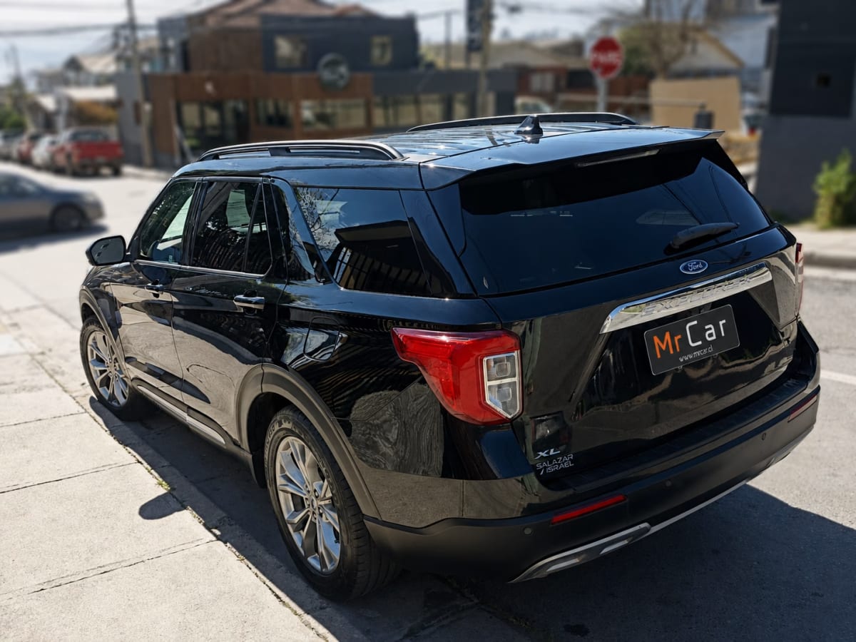 Ford Explorer Xlt año 2021