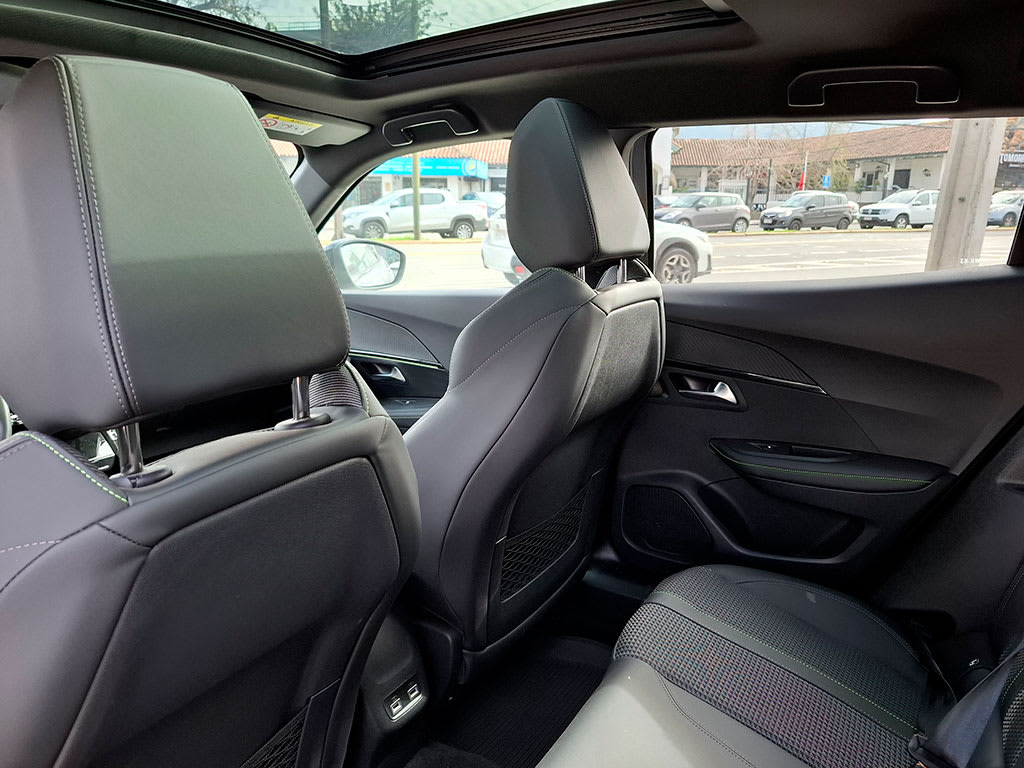 Peugeot E-2008 2008 Ev año 2023