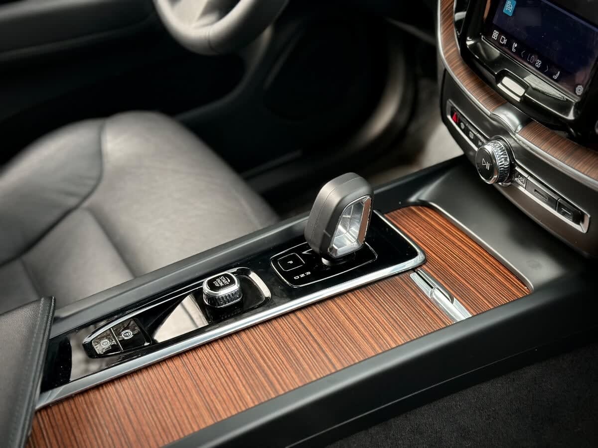 Volvo Xc60 B5 Plus Hybrid año 2024
